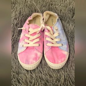 Girls Madden Girl Marisa Tie Dye Scrunchback Sneakers